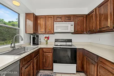 21 Highland Road #21, Stamford, CT 06902 - Photo 6