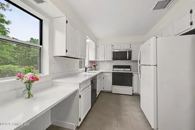 21 Highland Road #21, Stamford, CT 06902 - Photo 6