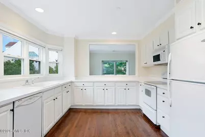 51 Forest Avenue #APT 26, Old Greenwich, CT 06870 - Photo 6
