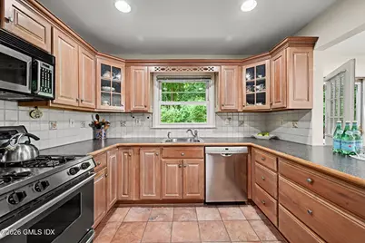 8 Ernel Drive, Greenwich, CT 06878 - Photo 14