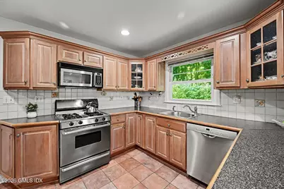 8 Ernel Drive, Greenwich, CT 06878 - Photo 12