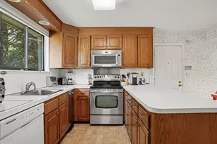 507 W Lyon Farm Dr, Greenwich, CT 06831 - Photo 12