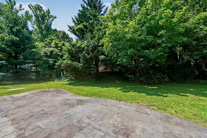 88 Orchard Street, Greenwich, CT 06807 - Photo 42