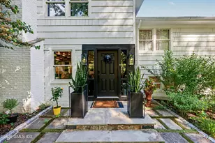 84 Hunting Ridge Rd, Greenwich, CT 06831 - Photo 2