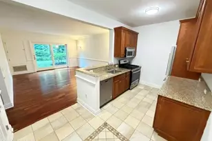 124 W Ritch Ave, Greenwich, CT 06830 - Photo 4
