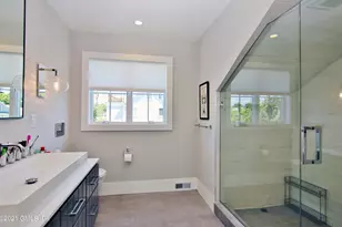 32 Le Grande Ave, Greenwich, CT 06830 - Photo 22