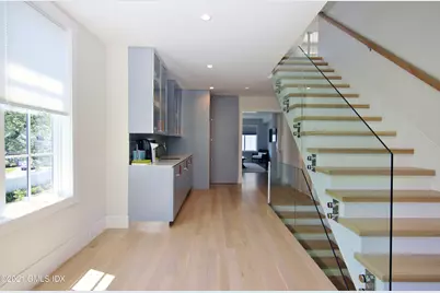 32 Le Grande Avenue #A2, Greenwich, CT 06830 - Photo 16