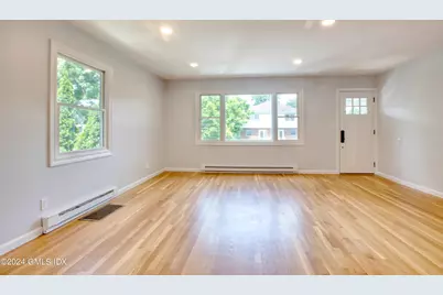 8 Ridge Place #1, Greenwich, CT 06831 - Photo 2