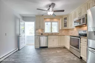 8 Ridge Pl, Greenwich, CT 06831 - Photo 10