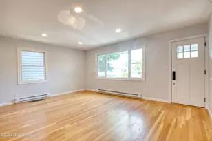 8 Ridge Pl, Greenwich, CT 06831 - Photo 2