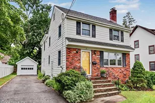 31 Hassake Rd, Old Greenwich, CT 06870 - Photo 1