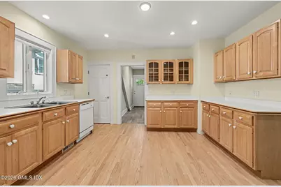 18 Grand Street, Greenwich, CT 06830 - Photo 10