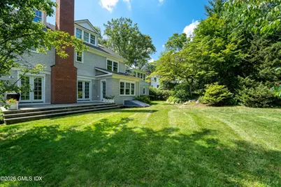 16 Annjim Drive, Greenwich, CT 06830 - Photo 2