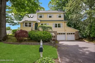 52 Center Dr, Old Greenwich, CT 06870 - Photo 1