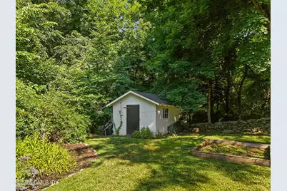 128 Weaver Street, Greenwich, CT 06831 - Photo 32