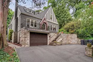 46 Valleywood Rd, Greenwich, CT 06830 - Photo 2