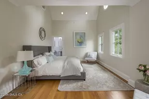65 Sherwood Pl, Greenwich, CT 06830 - Photo 10