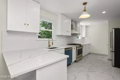 10 Macarthur Drive, Old Greenwich, CT 06870 - Photo 8