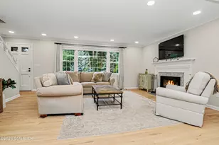 25 Westview Pl, Greenwich, CT 06878 - Photo 2