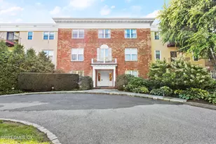140 Field Point Rd, Greenwich, CT 06830 - Photo 2