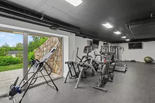 50 Sound View Dr, Greenwich, CT 06830 - Photo 18