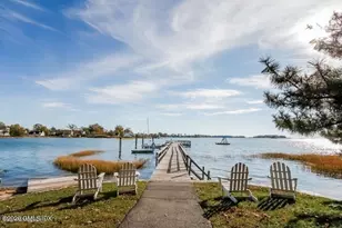 5 Grimes Rd, Old Greenwich, CT 06870 - Photo 2