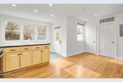 72 Orchard Street, Greenwich, CT 06807 - Photo 12