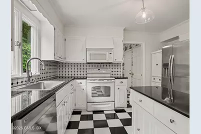 23 Copper Beech Road, Greenwich, CT 06830 - Photo 4
