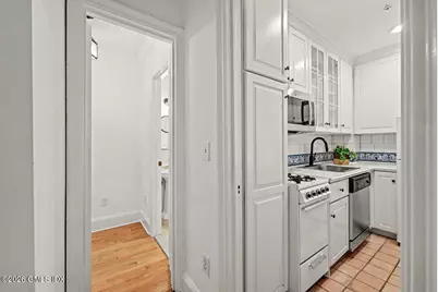 25 W Elm Street #51, Greenwich, CT 06830 - Photo 16