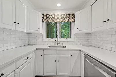 20 Meyer Place, Greenwich, CT 06878 - Photo 8