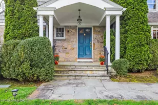16 Intervale Pl, Greenwich, CT 06830 - Photo 2