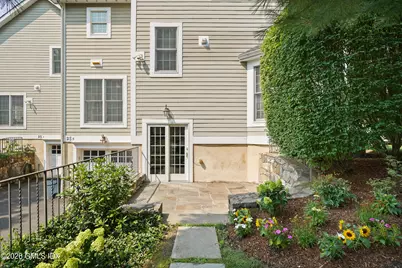 25 Decatur Street #B, Greenwich, CT 06807 - Photo 32