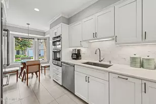 40 Ettl Ln, Greenwich, CT 06831 - Photo 4