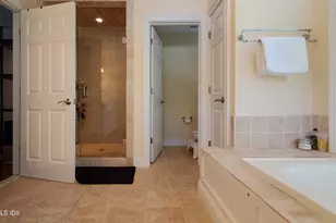 32 Cliff Ave, Greenwich, CT 06830 - Photo 14