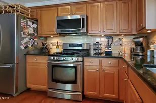 32 Cliff Ave, Greenwich, CT 06830 - Photo 6
