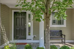 32 Cliff Ave, Greenwich, CT 06830 - Photo 2