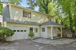 14 Grove Ln, Greenwich, CT 06831 - Photo 2