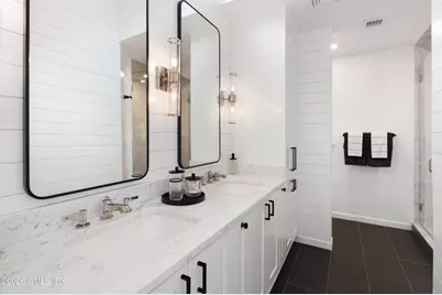 31 N Hawthorne Street, Greenwich, CT 06831 - Photo 20