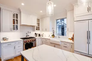 25 Woodland Dr, Greenwich, CT 06830 - Photo 8