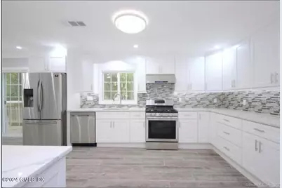 5 Griffith Road, Greenwich, CT 06878 - Photo 2