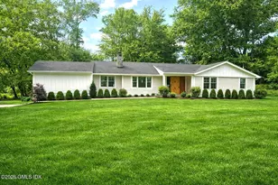 46 S Stonehedge Dr, Greenwich, CT 06831 - Photo 2