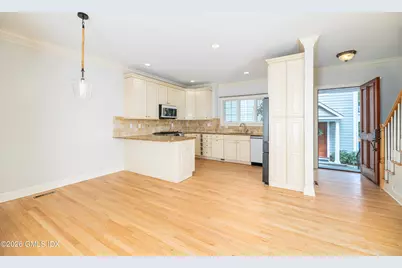 41 Harold Street #B, Greenwich, CT 06807 - Photo 4