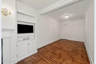 25 W Elm Street #37, Greenwich, CT 06830 - Photo 6
