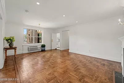 25 W Elm Street #37, Greenwich, CT 06830 - Photo 8