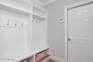 16 Hearthstone Dr, Greenwich, CT 06878 - Photo 10