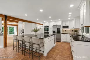 2 Choctaw Ln, Greenwich, CT 06831 - Photo 10