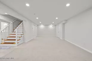 2 Choctaw Ln, Greenwich, CT 06831 - Photo 32