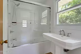 75 Angus Rd N, Greenwich, CT 06831 - Photo 18