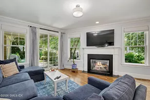 32 Reynolds Pl, Greenwich, CT 06830 - Photo 6