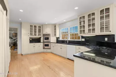 345 Round Hill Road, Greenwich, CT 06831 - Photo 12